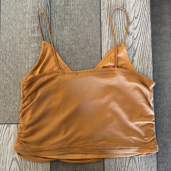 Pretty Chestnut Top - Picture 2 of 4